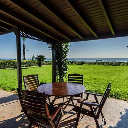 Blue Bay Beach House Ларнака Экстерьер фото