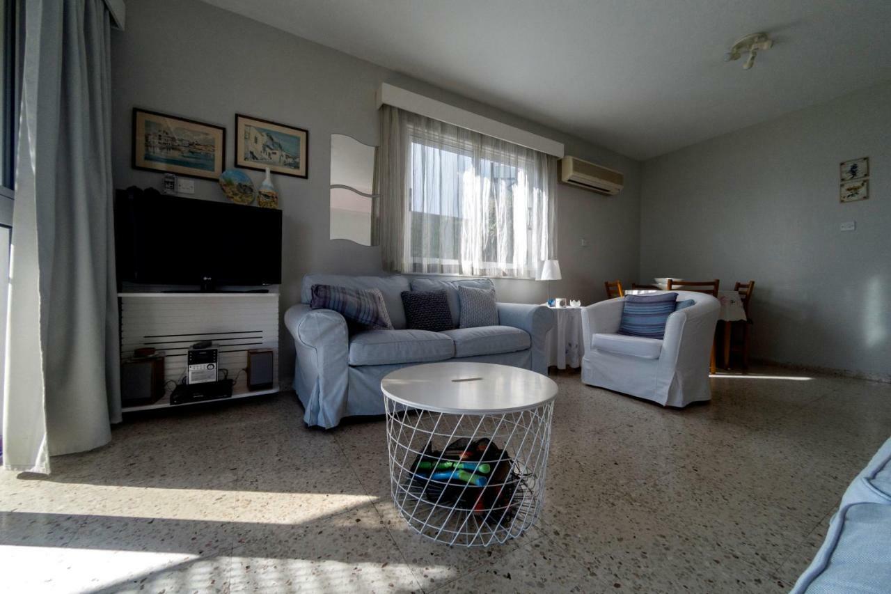 Blue Bay Beach House Ларнака Экстерьер фото